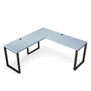 Eleganckie biurko narożne loftowe niebieskie w jasnej przestrzeni.webp